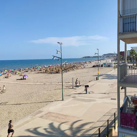 A Pie De Playa * La Pineda